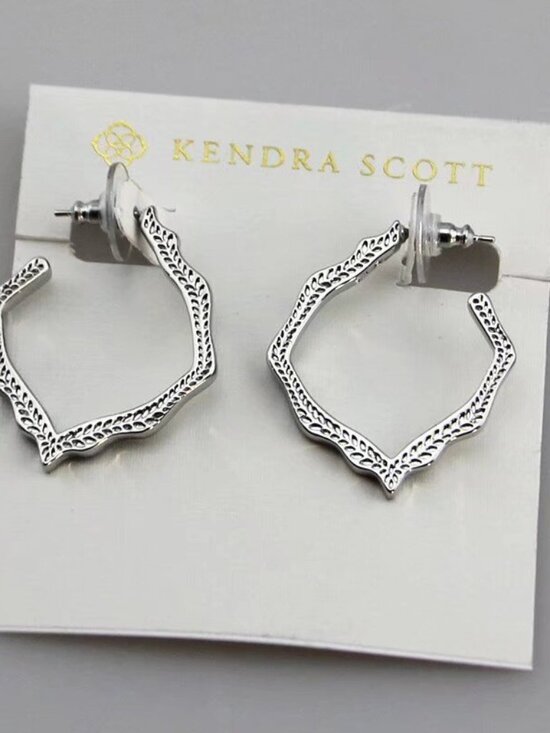 Kendra Scott Jewelry - Kendra Scott Stud Earrings